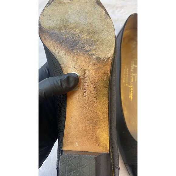 Pair of Salvatore Ferragamo Women's Pump Heels Black Patent Leather Size 10 4A - Picture 14 of 16